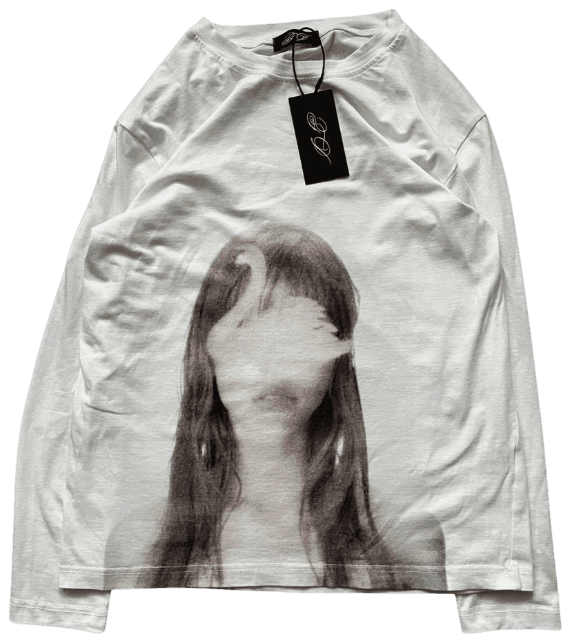 LONGSLEEVE swan front